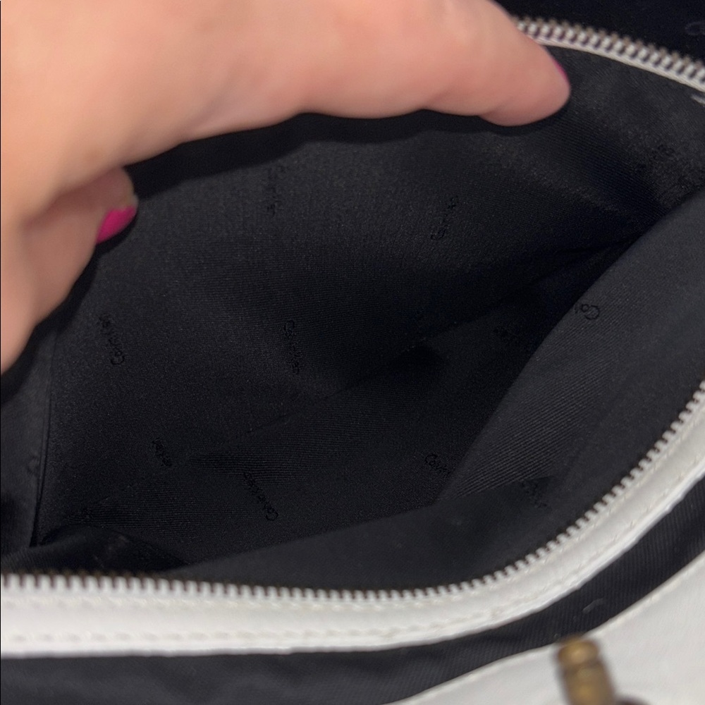 Calvin Klein Cream XL Hobo Bag with Gold Bronze Chain Strap - Picture 13 of 14